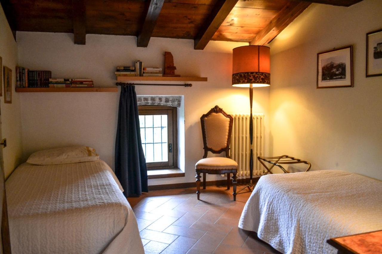 Castello Di Cernusco Lombardone Bed & Breakfast Exterior photo