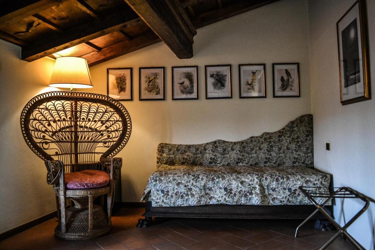 Castello Di Cernusco Lombardone Bed & Breakfast Exterior photo