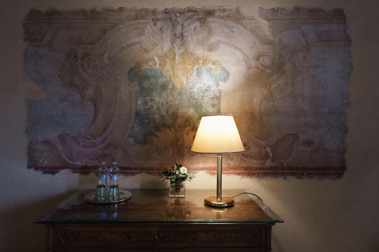 Castello Di Cernusco Lombardone Bed & Breakfast Exterior photo