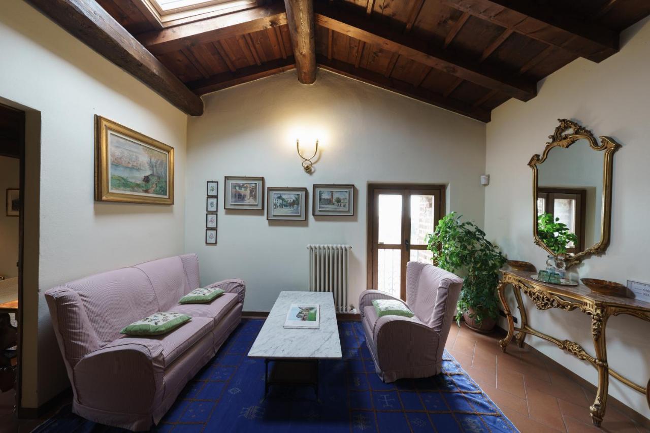Castello Di Cernusco Lombardone Bed & Breakfast Exterior photo