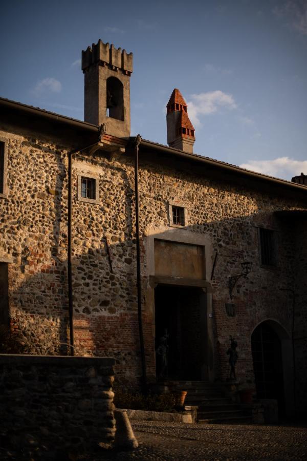 Castello Di Cernusco Lombardone Bed & Breakfast Exterior photo
