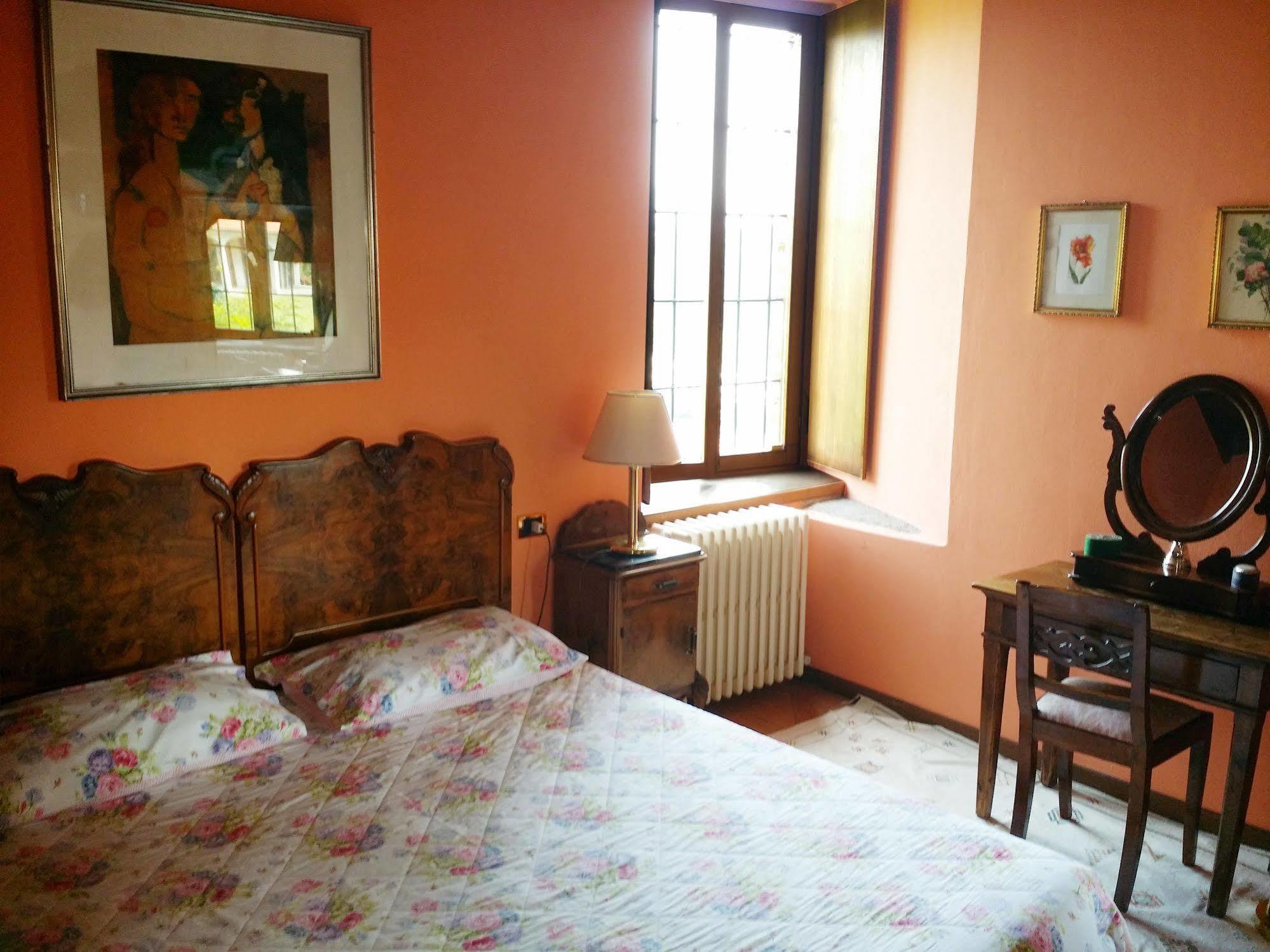 Castello Di Cernusco Lombardone Bed & Breakfast Exterior photo