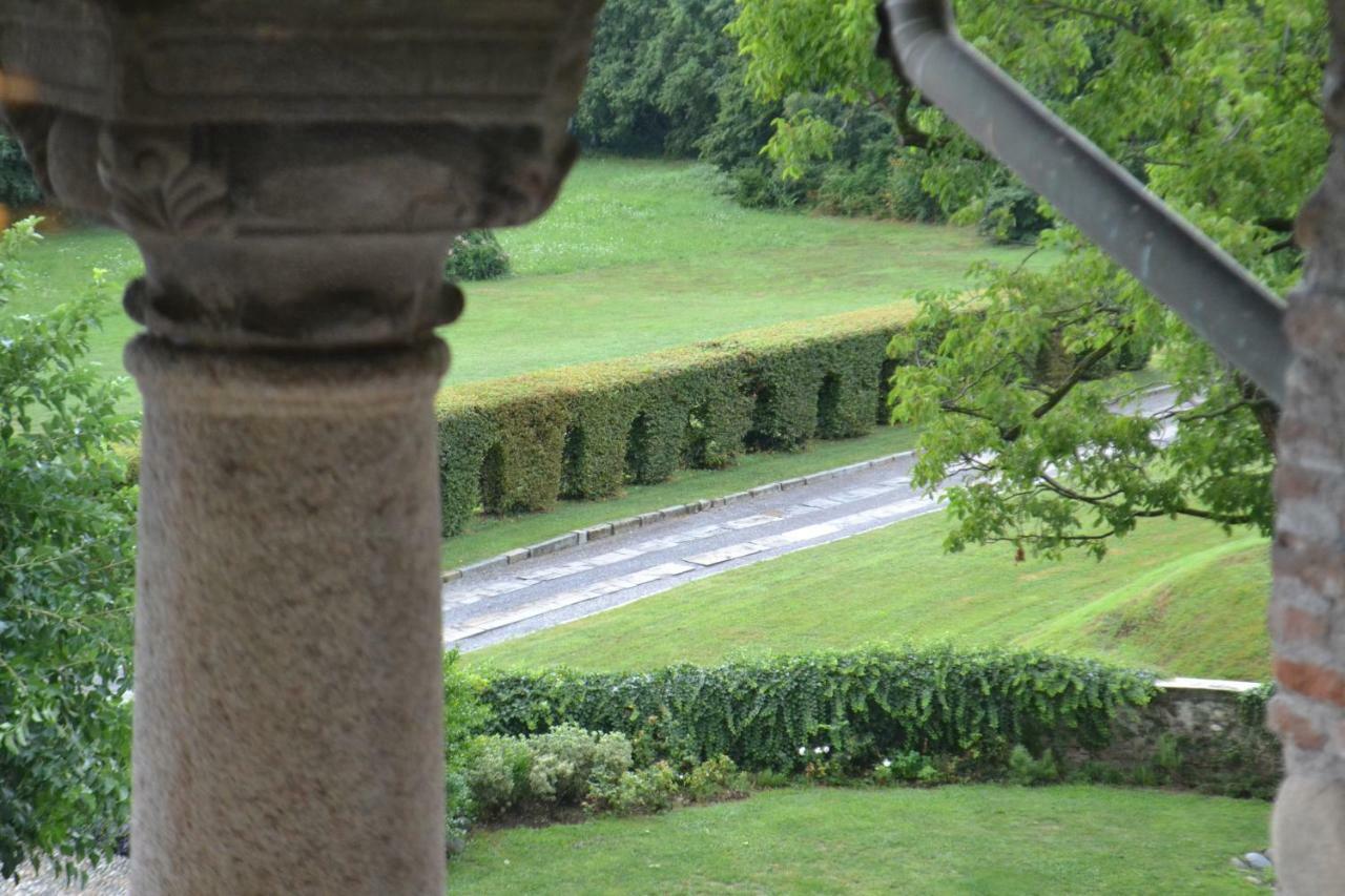 Castello Di Cernusco Lombardone Bed & Breakfast Exterior photo