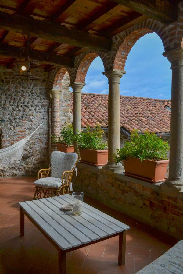 Castello Di Cernusco Lombardone Bed & Breakfast Exterior photo