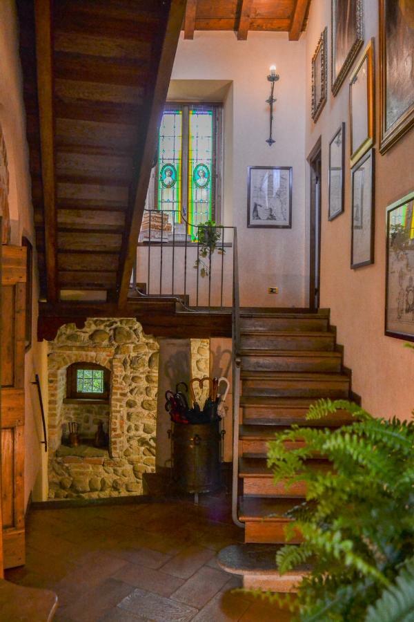 Castello Di Cernusco Lombardone Bed & Breakfast Exterior photo
