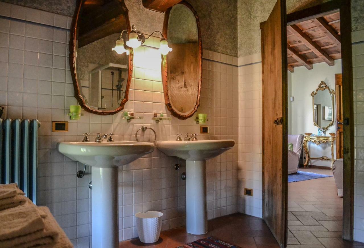 Castello Di Cernusco Lombardone Bed & Breakfast Exterior photo