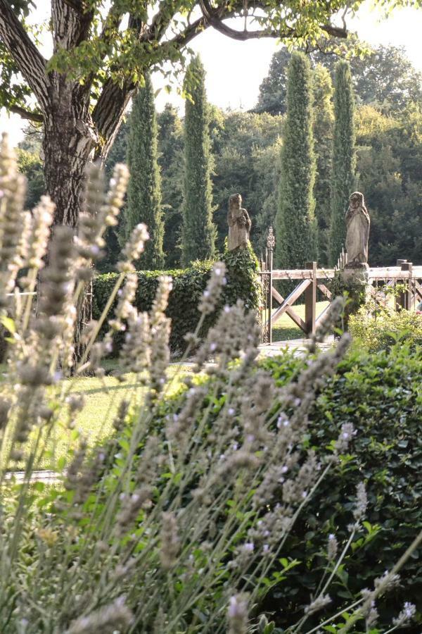 Castello Di Cernusco Lombardone Bed & Breakfast Exterior photo