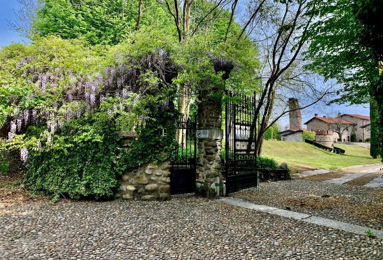Castello Di Cernusco Lombardone Bed & Breakfast Exterior photo